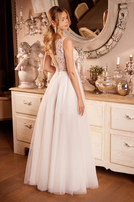 Klasyczna delikatna suknia ślubna Sophia