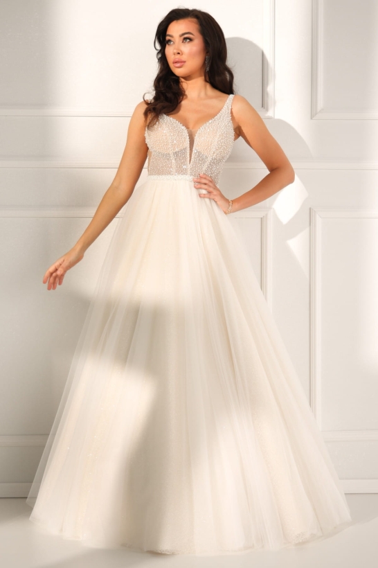 Koronkowa suknia ślubna z perełkami