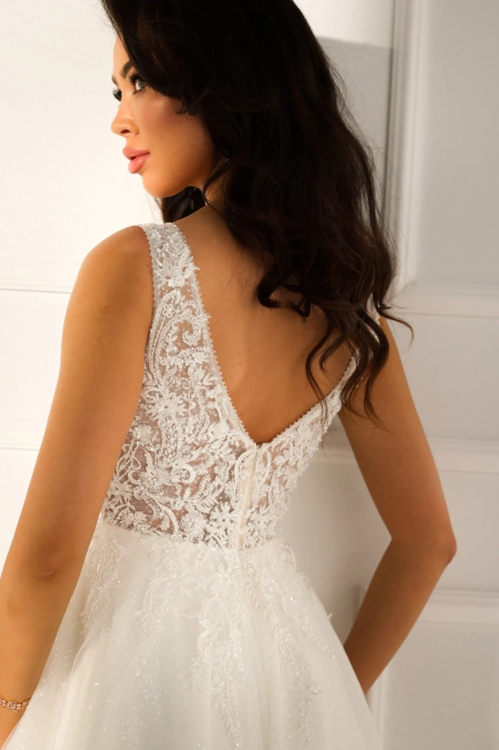 MINTY - Koronkowa suknia ślubna w stylu księżniczka 3