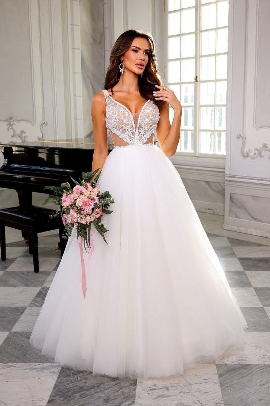 KAJA - Suknia ślubna w stylu A i wycięciami podkreślającymi figurę 2