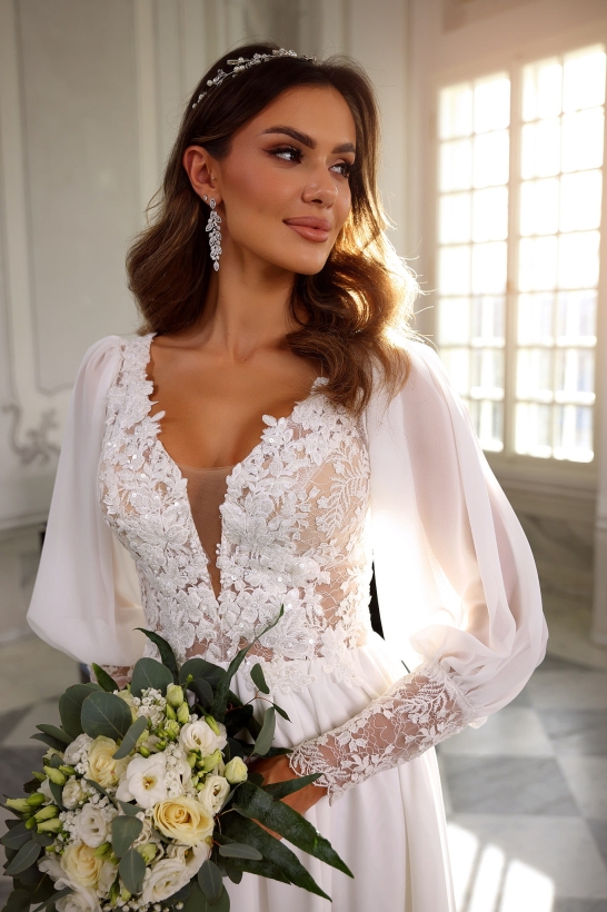 EMILY - Suknia ślubna z szyfonu muślinowego z rękawami 3