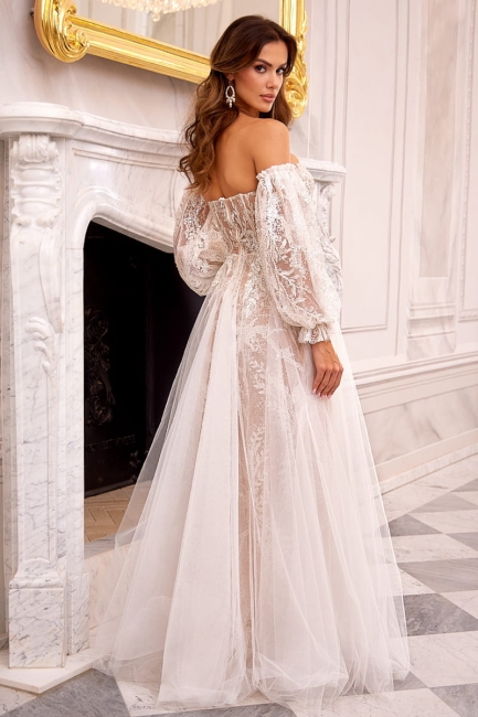 AURELIA - Zjawiskowa suknia ślubna bogato zdobiona z rękawami koronkowymi