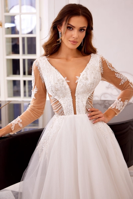 SANAH - Suknia ślubna ze zdobionymi rękawami 2