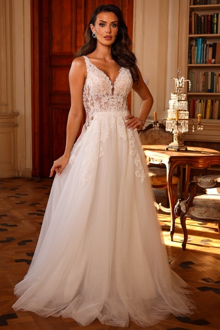 CHARLOTTA - suknia z pięknym haftem