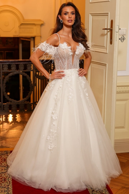 ELIZE - suknia ślubna koronkowa z piórami